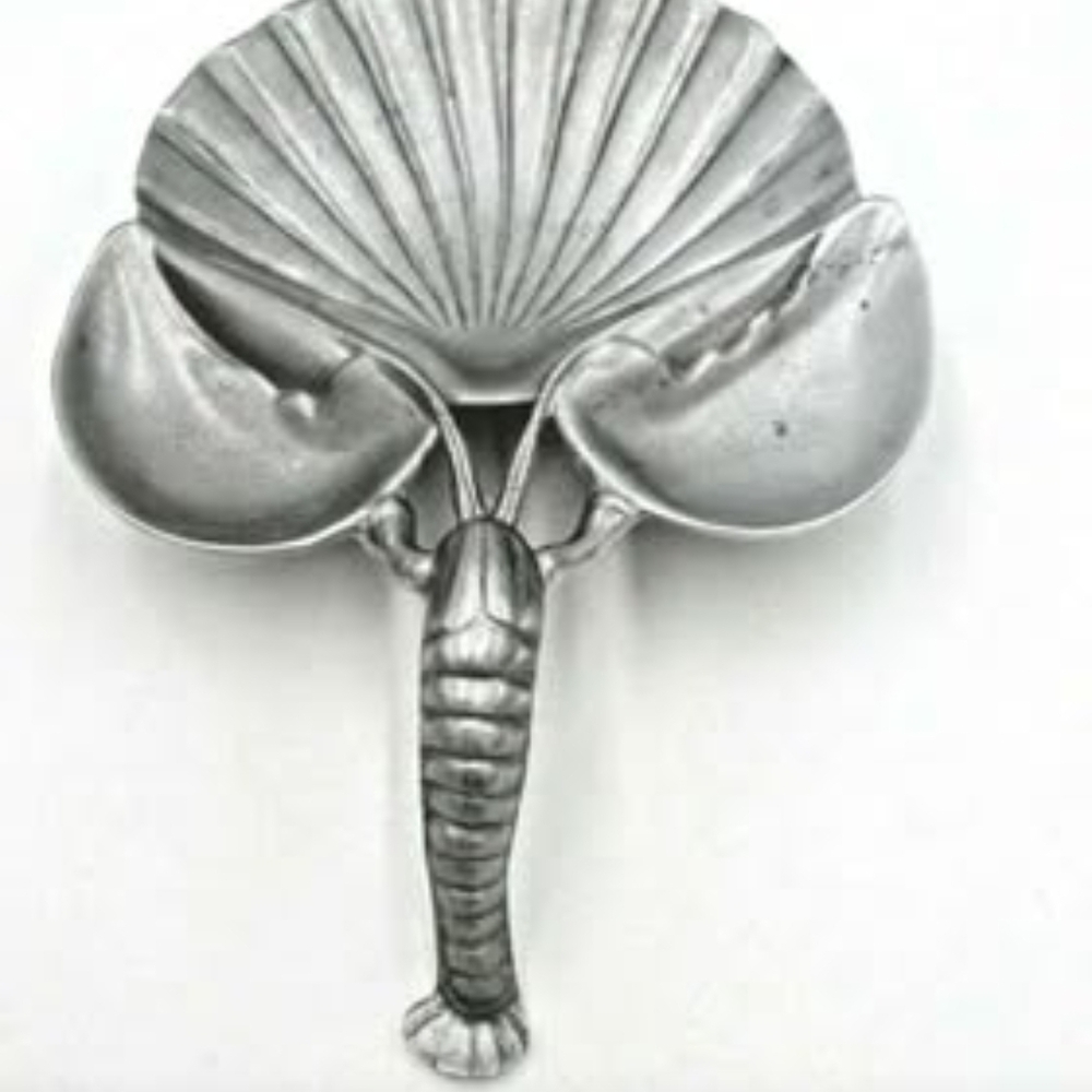 Elegant Silver Wall Decor by [Brand]